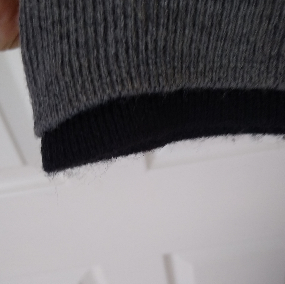 Pierre Cardin sweater - Picture 3 of 3